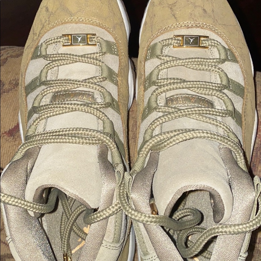 Jordan’s - Picture 3 of 7